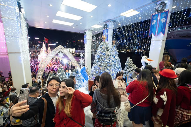 港平安夜机场冷清 业界：6成搭高铁去内地 丁财两不旺