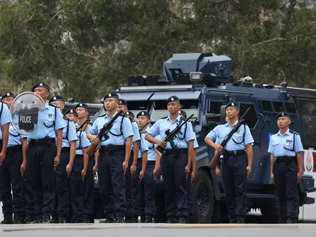 港国安警察拘捕九名疑似组织反政府嫌犯