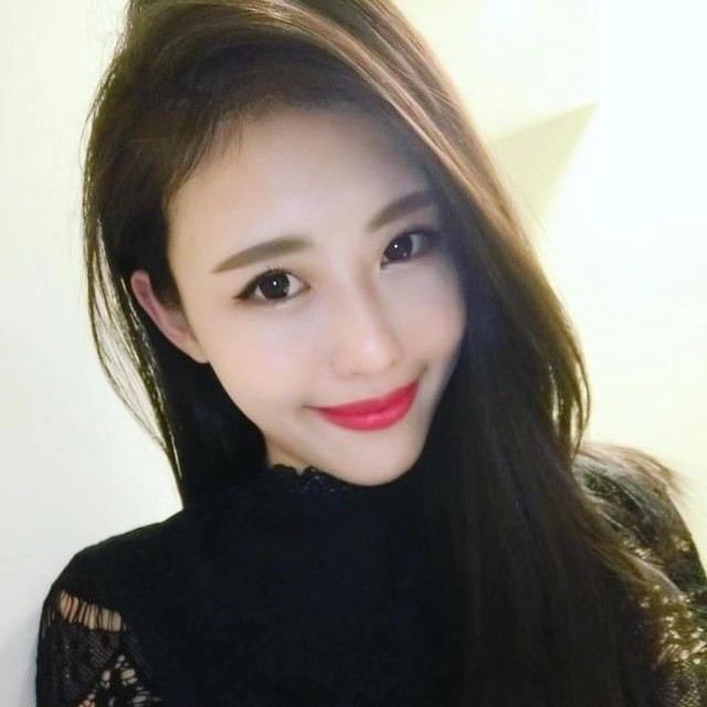 美女搞笑GIF