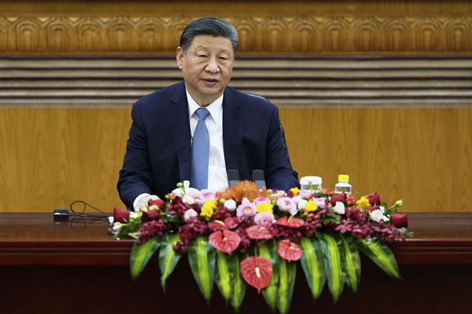 习近平罕见批评地方 争相发展AI与新能源汽车