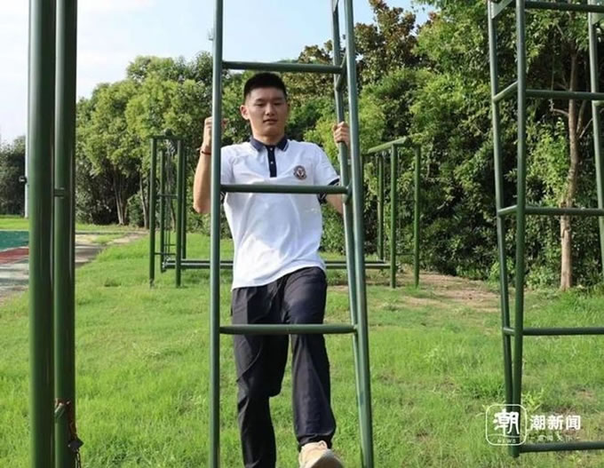 飞行员徐枫灿学弟好样的…浙生高考687分 空军招飞榜首