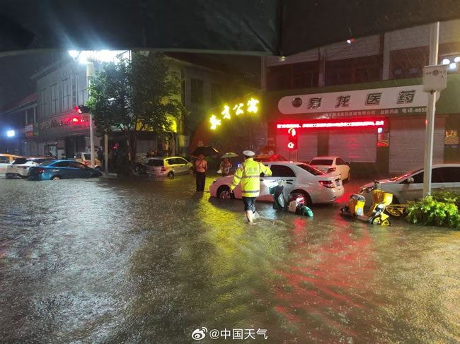 中国华北暴雨各地灾情频传 承德土石流酿4死（麻将群）8失蹤