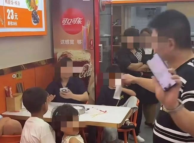郑州1家7口只点1碗麵 续麵3次被拒留负评 网友坐不住了