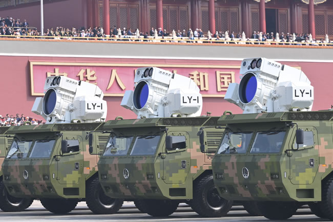 参与阅兵的神祕武器 舰载LY-1激光炮为何定名「燎原1」