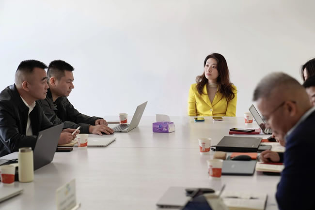 娃哈哈前董座宗馥莉(一元一分红中麻将群)公开露面 她的头衔是…