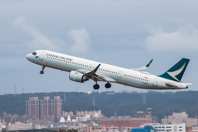 国泰航班空中惊魂…波士顿飞香港 乘客途中试图开舱门