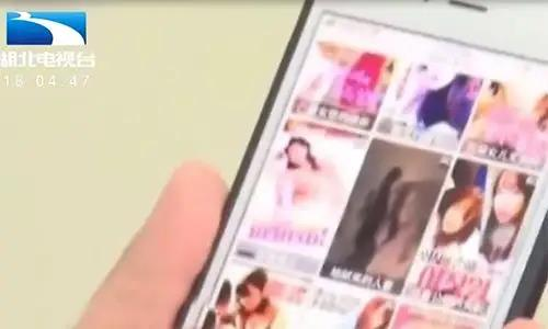 19岁上海女进团播圈 每天私讯120个大哥「帮忙刷一下」