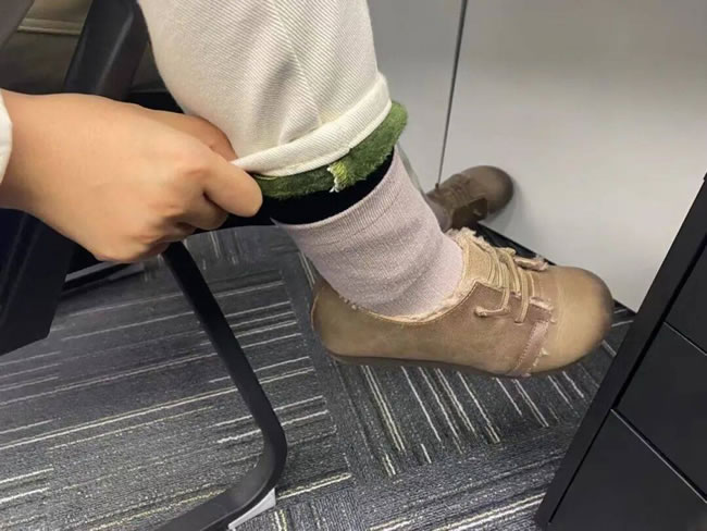 南方人更耐冻？东北姑娘到杭州崩溃了 穿3条加绒裤